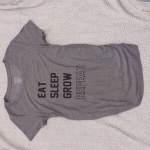 🎉host pick🎉Time and tru maternity tee size small (4-6)